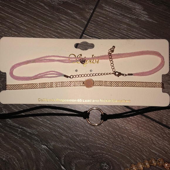 Jewelry - Chocker lot